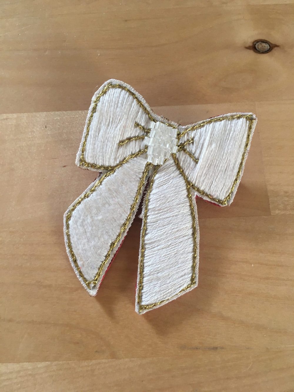 Cours Broderie broche brodée